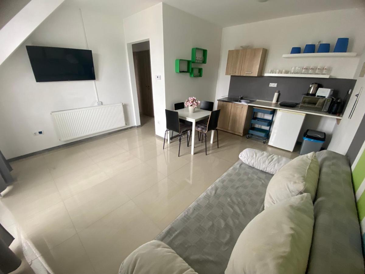 דירות Hajdúszoboszló Lexi Family Apartman מראה חיצוני תמונה